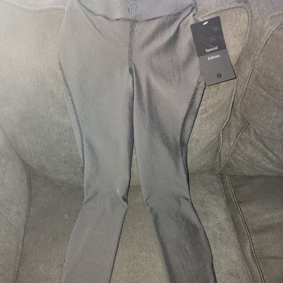 Sizes 6 Brand new special edition leggings - Picture 2 of 6